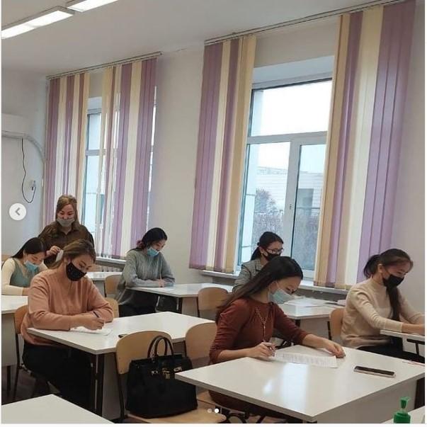 "Жас мамандардың мектепке бейімделуі"тақырыбында отырыс өткізілді.Отырыста жас мамандардан сауалнама алынды, кездескен қиындықтарды шешу жолында кеңестер ұсынылды.