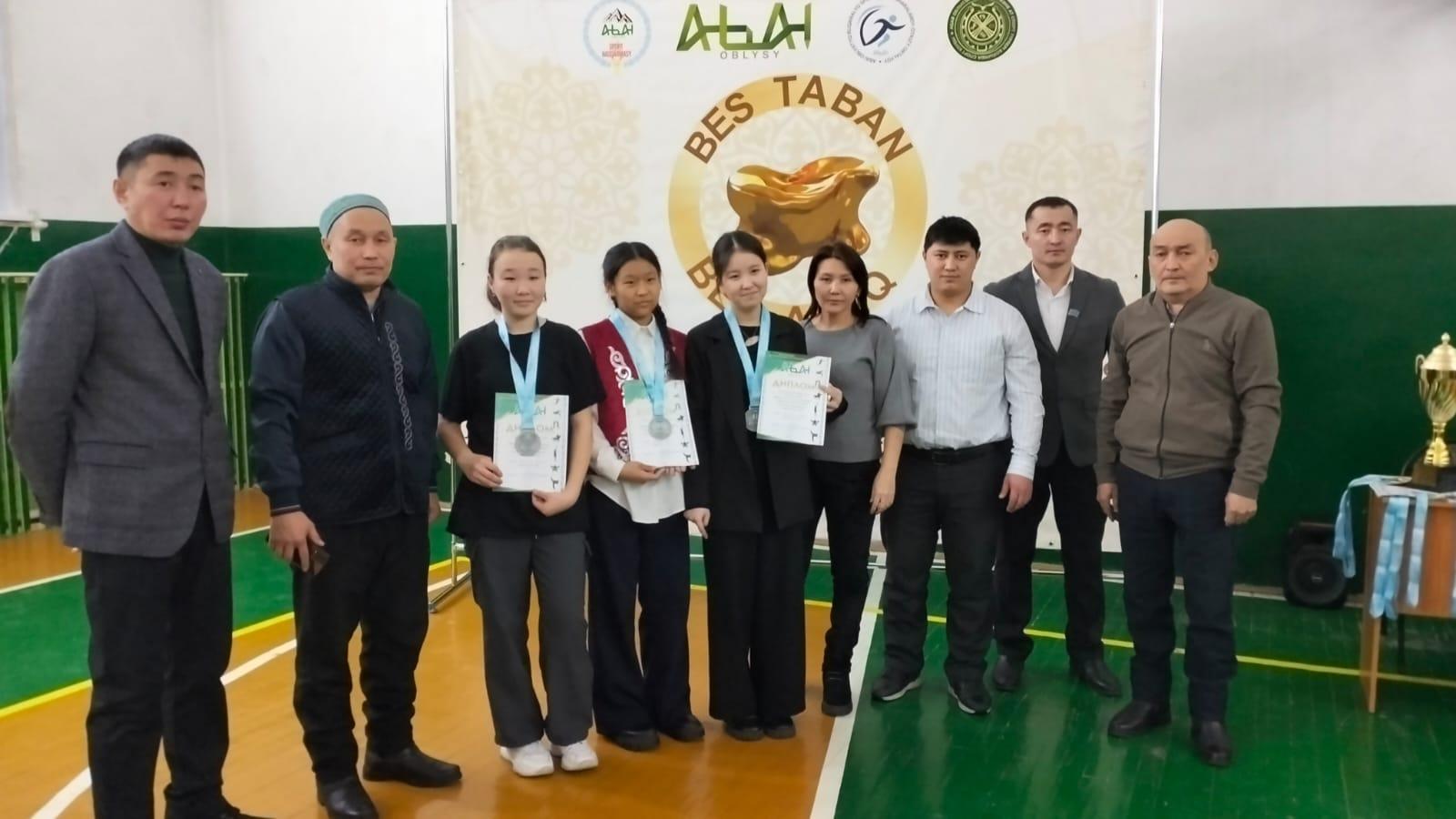 «Бес асық» бойынша Абай облысы біріншілігінде Семей құрама командасында ойнаған 7 «Б» сынып оқушысы Үйсінғазина Аружан командасымен бірігіп  🥈2-орынға ие болды. Құттықтаймыз!